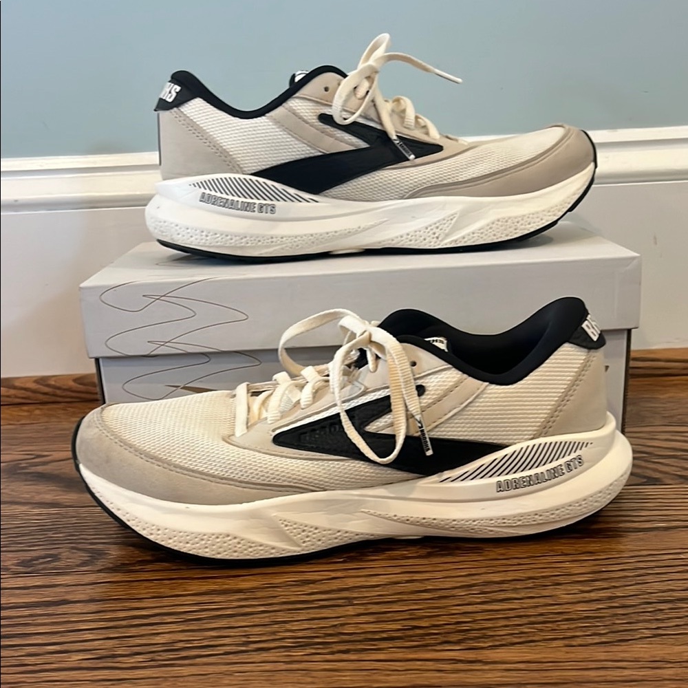 Brooks Women’s Adrenaline 24 GTS